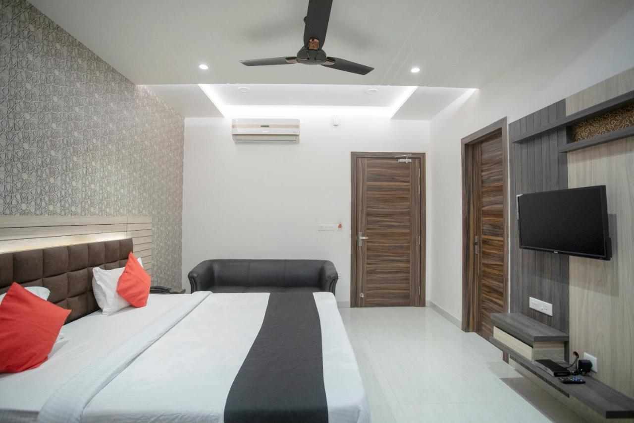 Capital O 69415 Green View Resort Aligarh Luaran gambar
