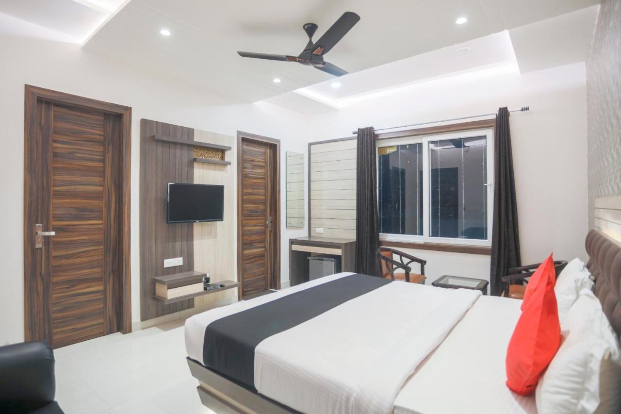 Capital O 69415 Green View Resort Aligarh Luaran gambar