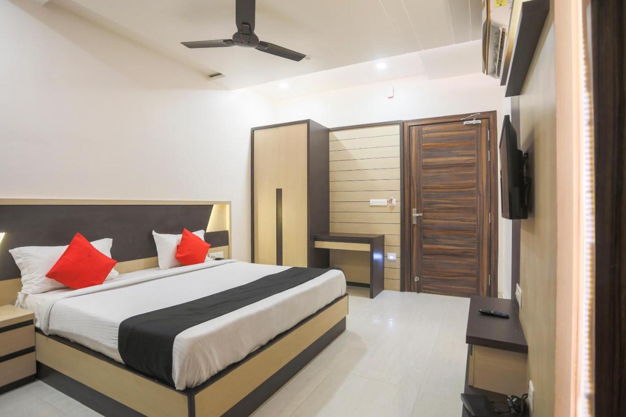 Capital O 69415 Green View Resort Aligarh Luaran gambar